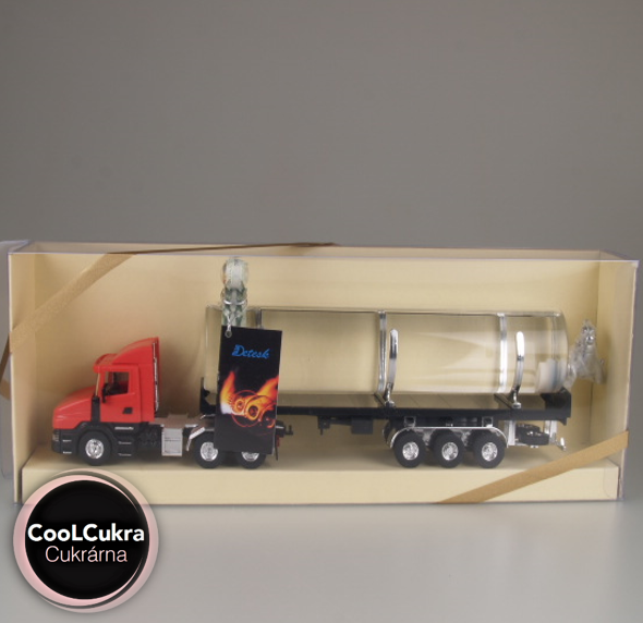 Dárková láhev - Plastové auto Scania s cisternou 0,5 l - švestka 40 %